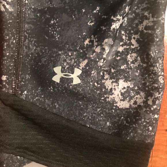 Under Armour Crop Leggings - Picture 6 of 9